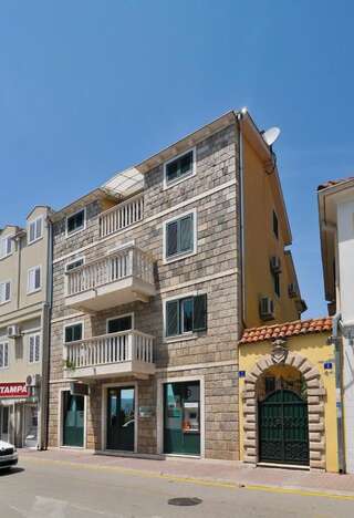 Апартаменты Apartman City Centar Тиват Апартаменты с видом на море-20