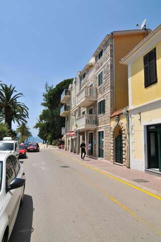 Апартаменты Apartman City Centar Тиват Апартаменты с видом на море-21