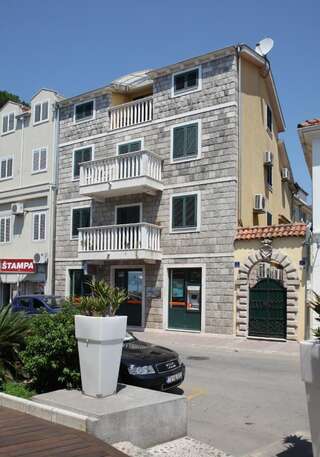 Апартаменты Apartman City Centar Тиват Апартаменты с видом на море-23